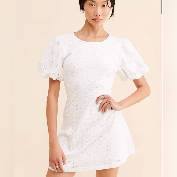 Free People boho Eyelet Puff Sleeve White Mini Dress M Open Back Tie Detail - Picture 1 of 9